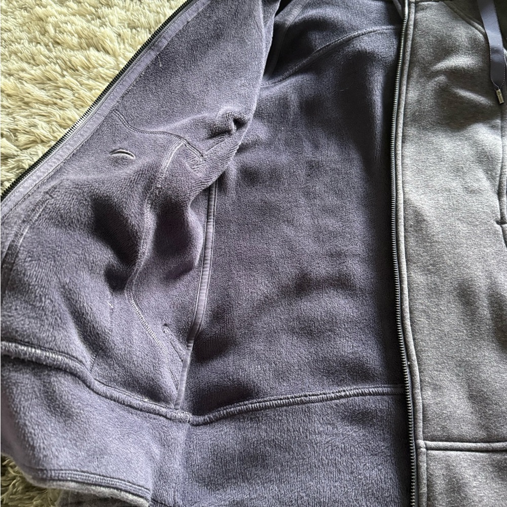 lululemon athletica Women's Scuba Hoodie - Picture 5 of 8